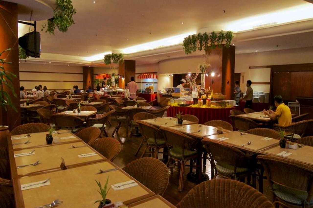Ascott Gurney Penang Hotell George Town Eksteriør bilde The interior of a restaurant in Kuala Lumpur, Malaysia